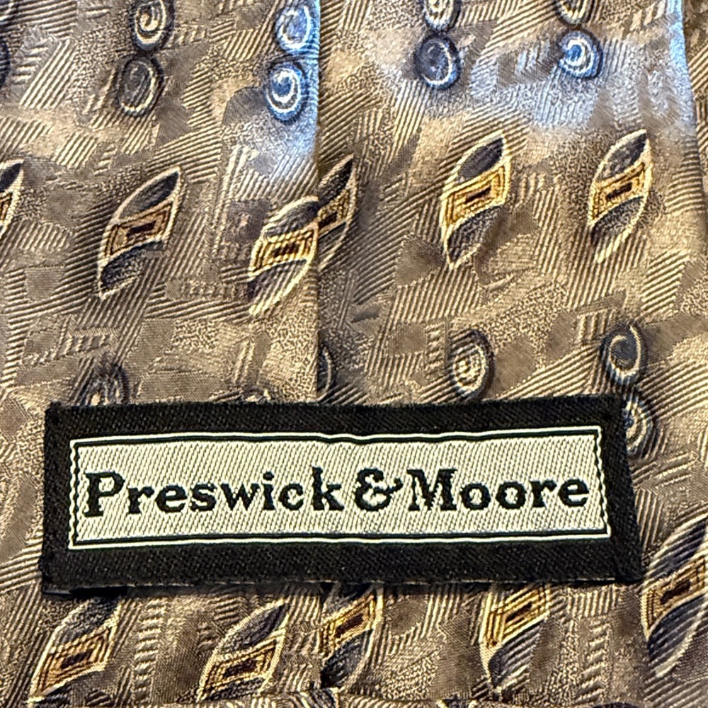 Preswick & Moore Geometric Pattern Tie